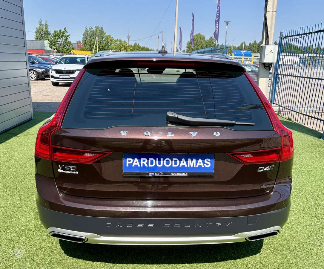 Volvo V90 Cross Country - 6