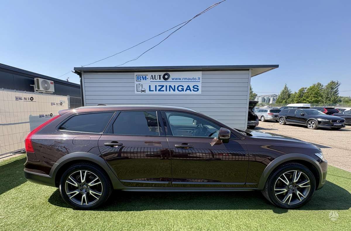 Volvo V90 Cross Country - 4