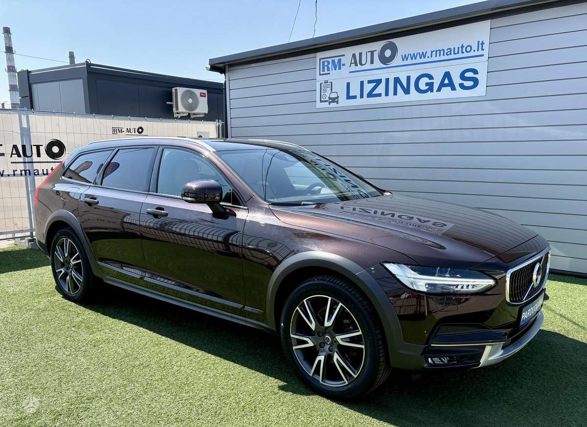 Volvo V90 Cross Country - 3