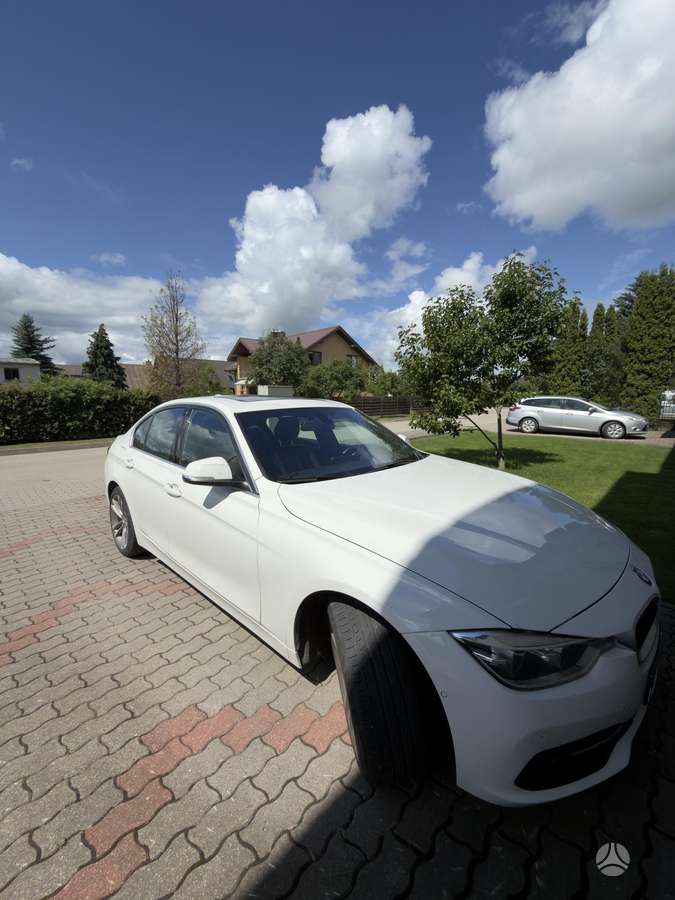 BMW 330, 2.0 l., Седан