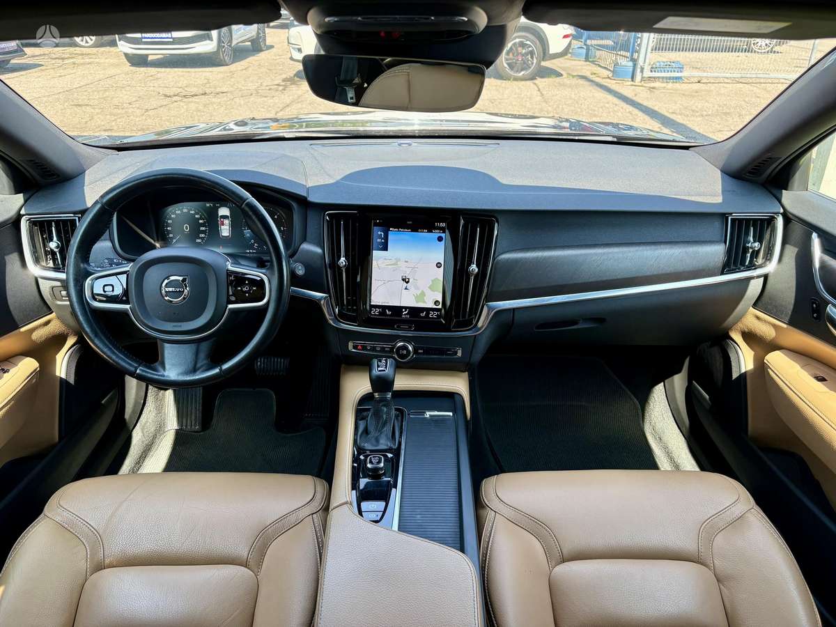 Volvo V90 Cross Country - 12