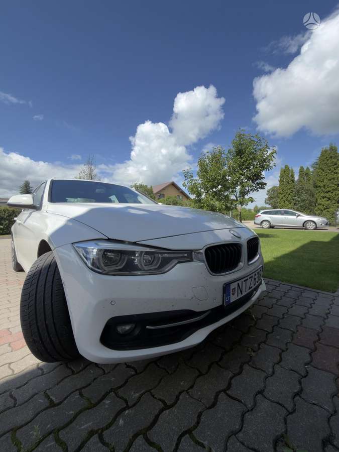 BMW 330, 2.0 l., Седан