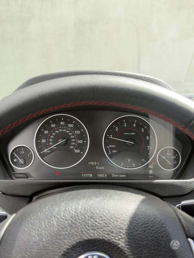 BMW 330, 2.0 l., Седан