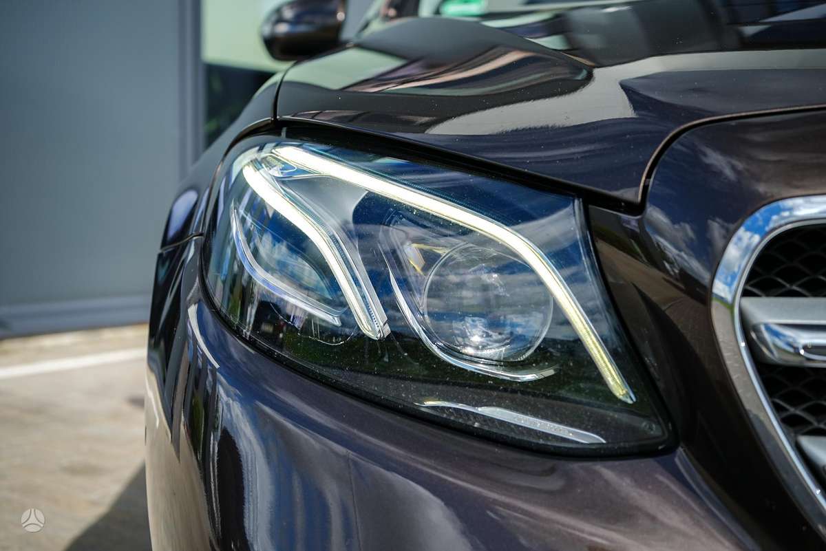 Mercedes-Benz E350, 3.0 l., Седан