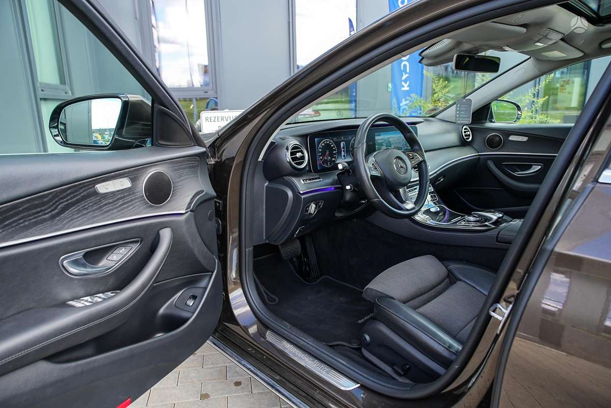 Mercedes-Benz E350, 3.0 l., Седан
