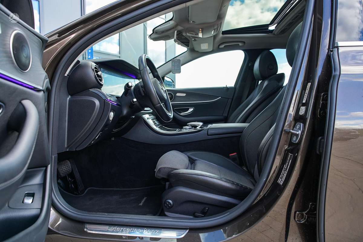 Mercedes-Benz E350, 3.0 l., Седан