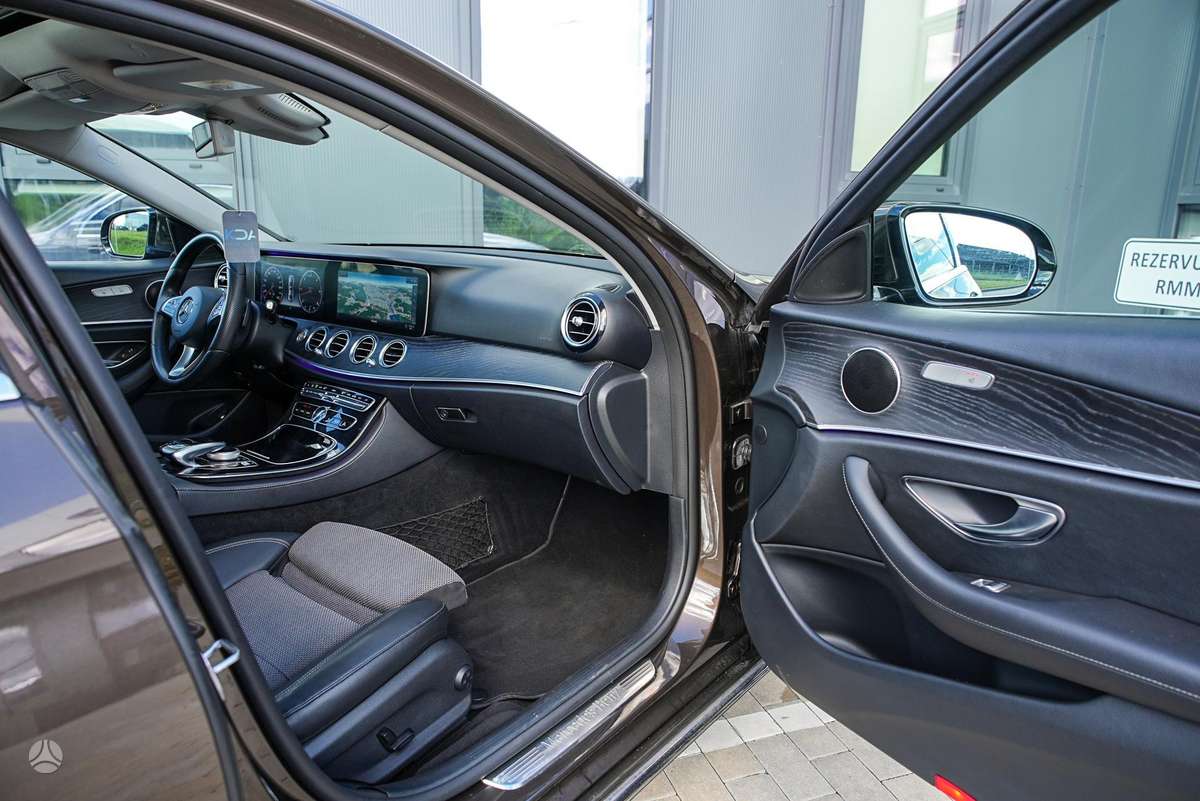Mercedes-Benz E350, 3.0 l., Седан