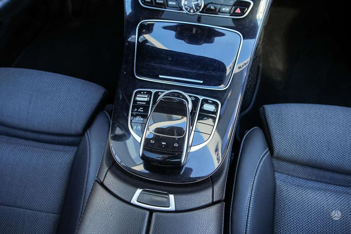 Mercedes-Benz E350, 3.0 l., Седан