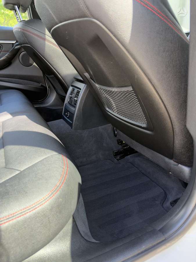 BMW 330, 2.0 l., Седан