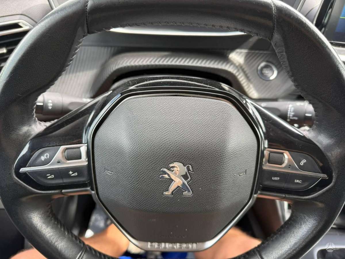 Peugeot 2008 - 11