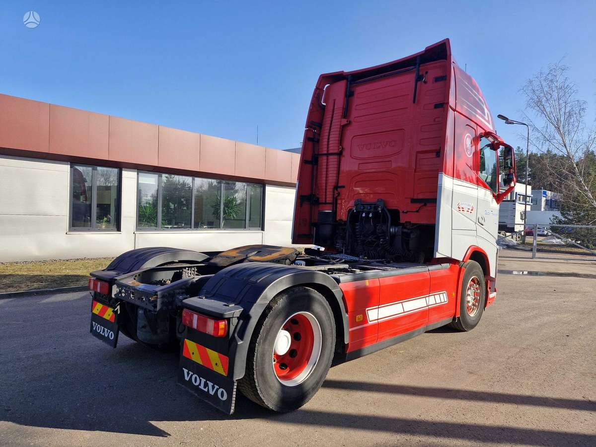 Volvo FH460, double sleeper