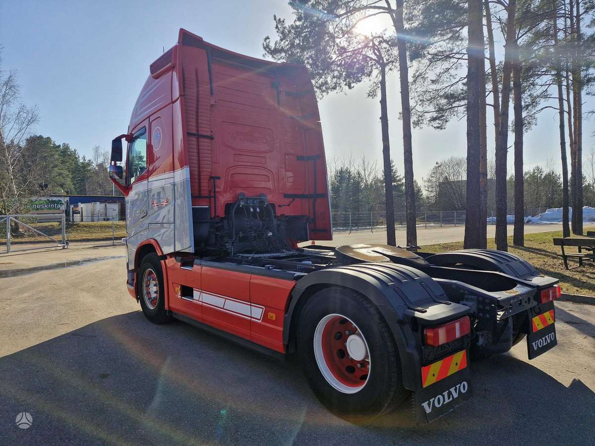Volvo FH460, double sleeper