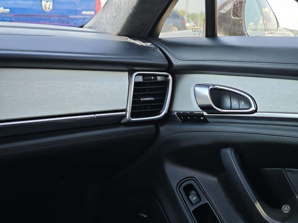Porsche Panamera, 4.8 l., Седан