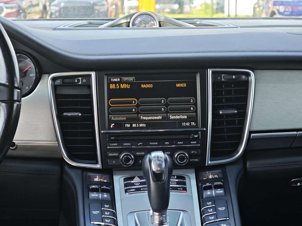 Porsche Panamera, 4.8 l., Седан