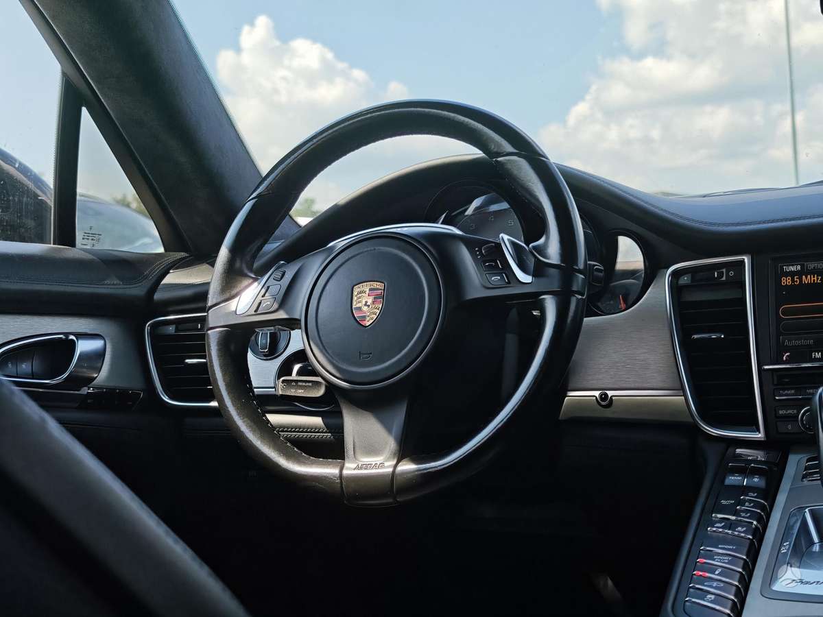 Porsche Panamera, 4.8 l., Седан