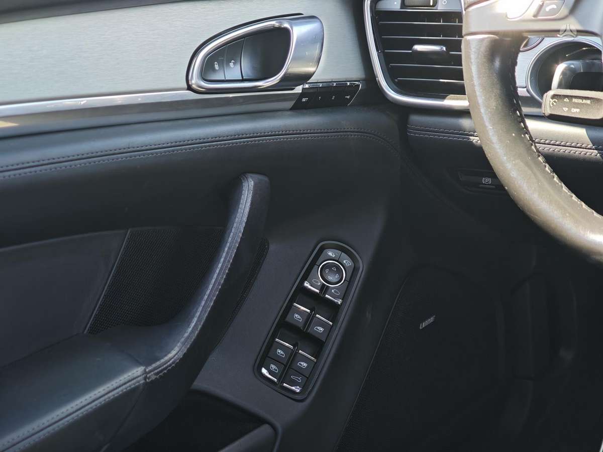 Porsche Panamera, 4.8 l., Седан