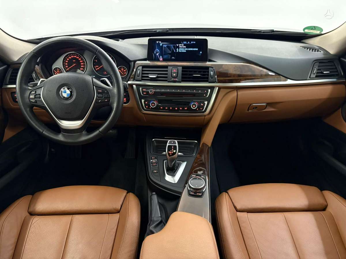 BMW 320, 2.0 l., hatchback