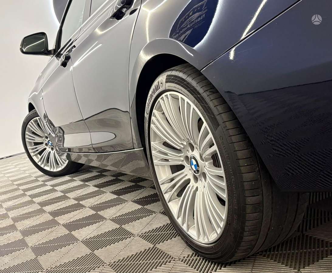 BMW 320, 2.0 l., hatchback
