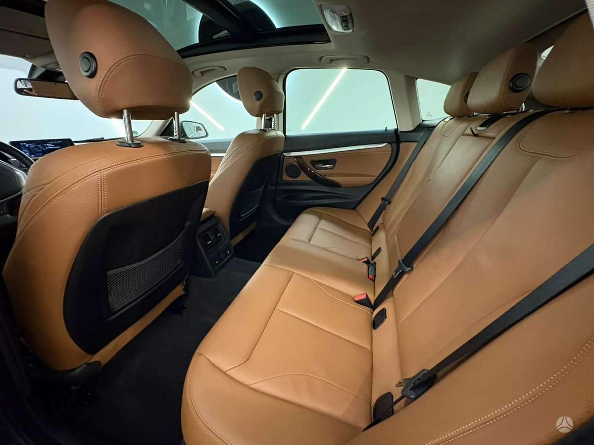 BMW 320, 2.0 l., hatchback