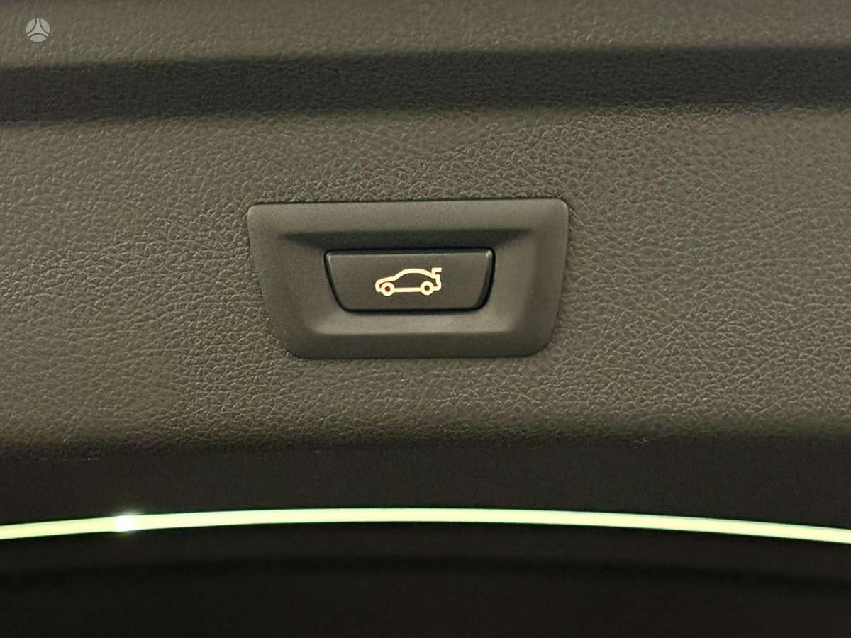 BMW 320, 2.0 l., hatchback