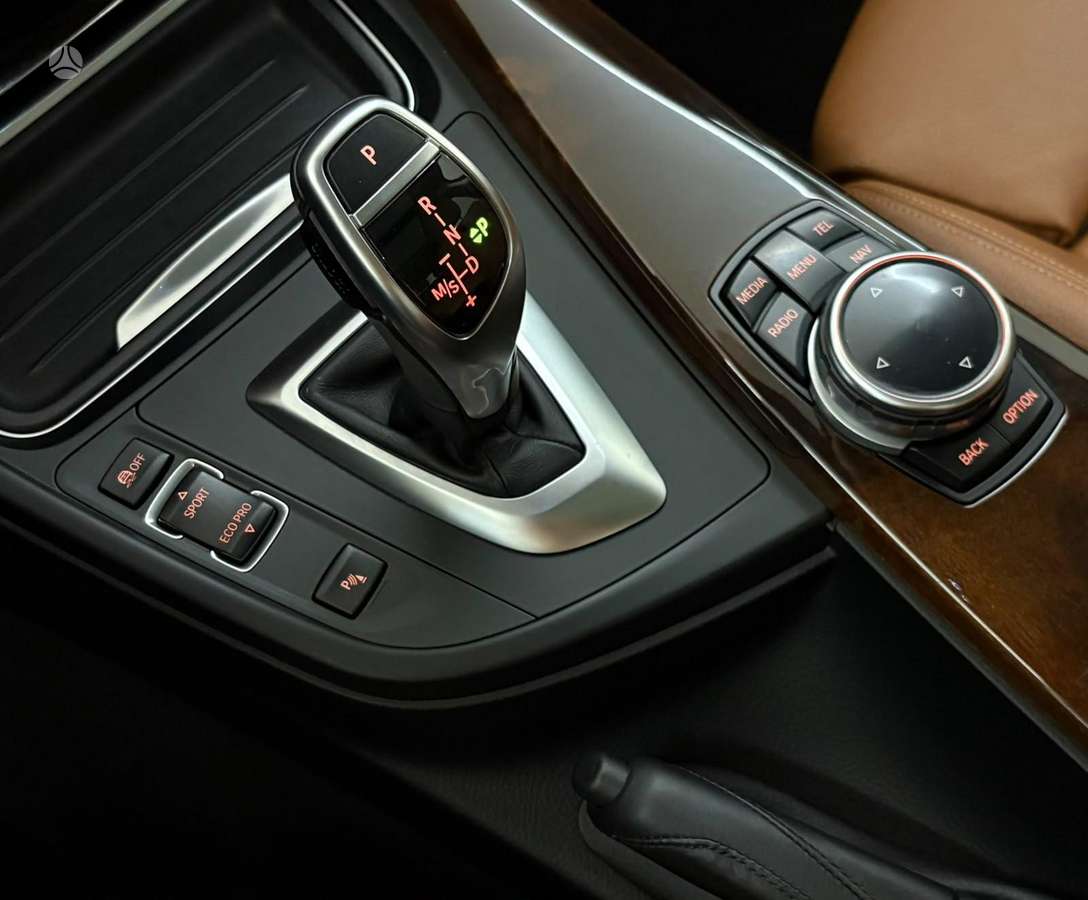 BMW 320, 2.0 l., Хэтчбек