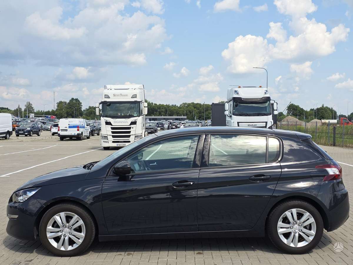 Peugeot 308 - 8