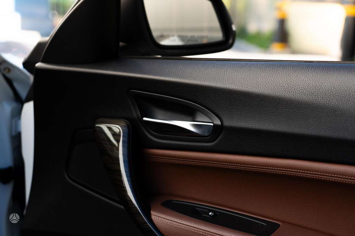 BMW 228, 2.0 l., convertible