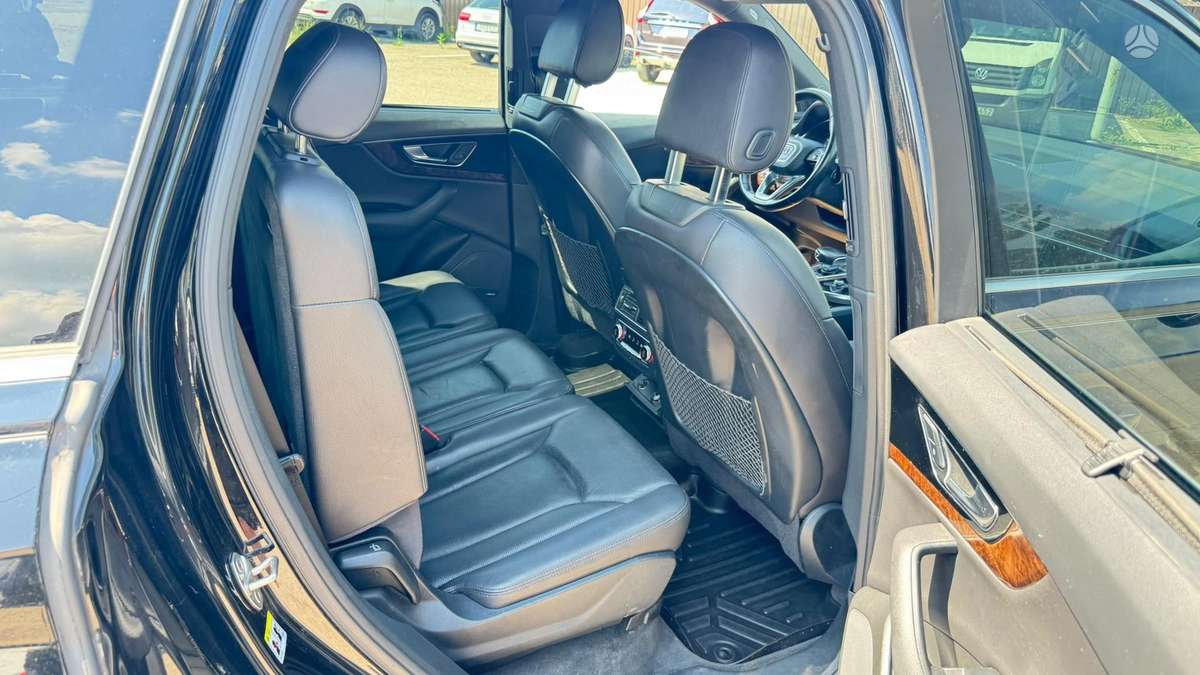 Audi Q7, 3.0 l., off-road / crossover