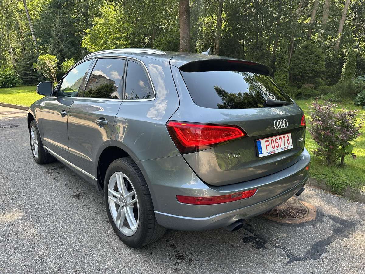 Audi Q5, 2.0 l., off-road / crossover