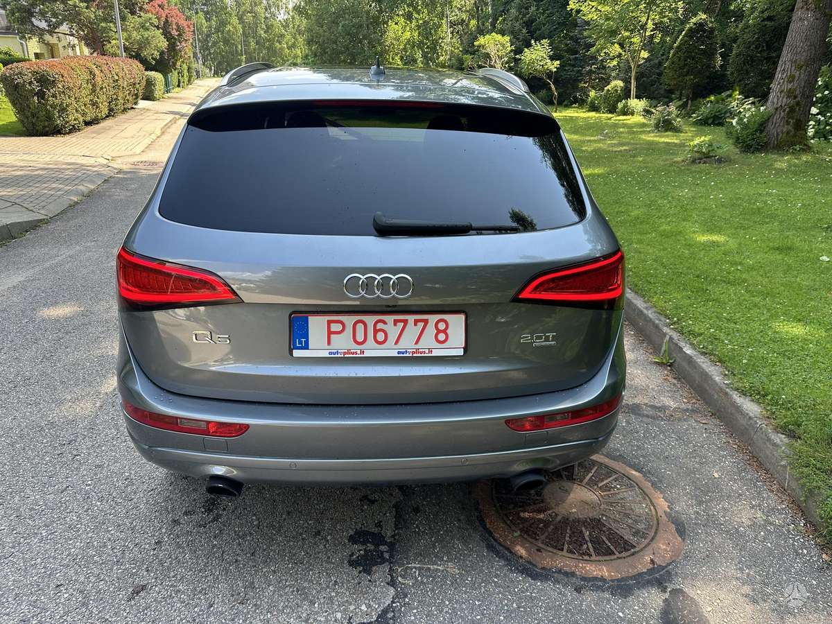 Audi Q5, 2.0 l., off-road / crossover