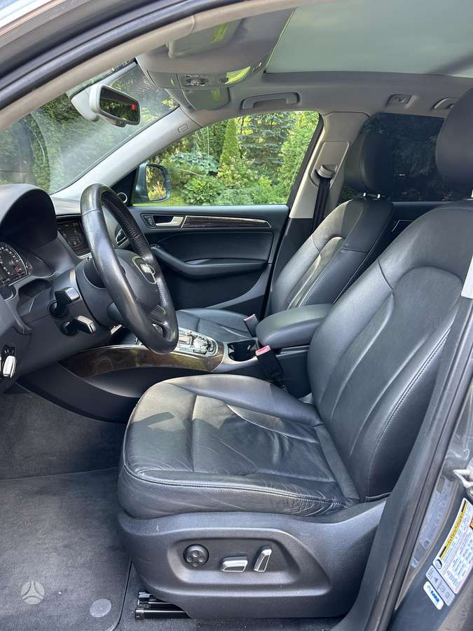 Audi Q5, 2.0 l., off-road / crossover