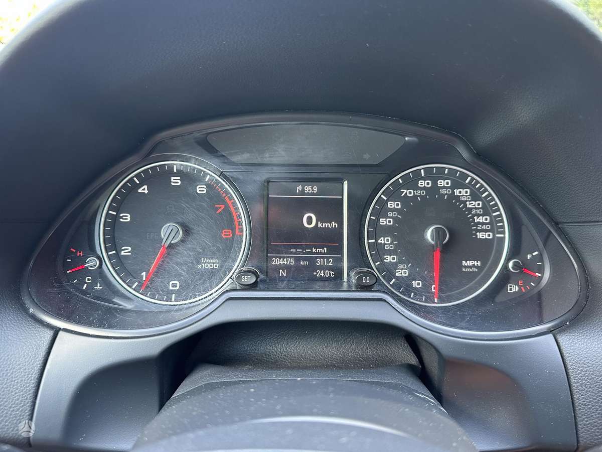 Audi Q5, 2.0 l., off-road / crossover