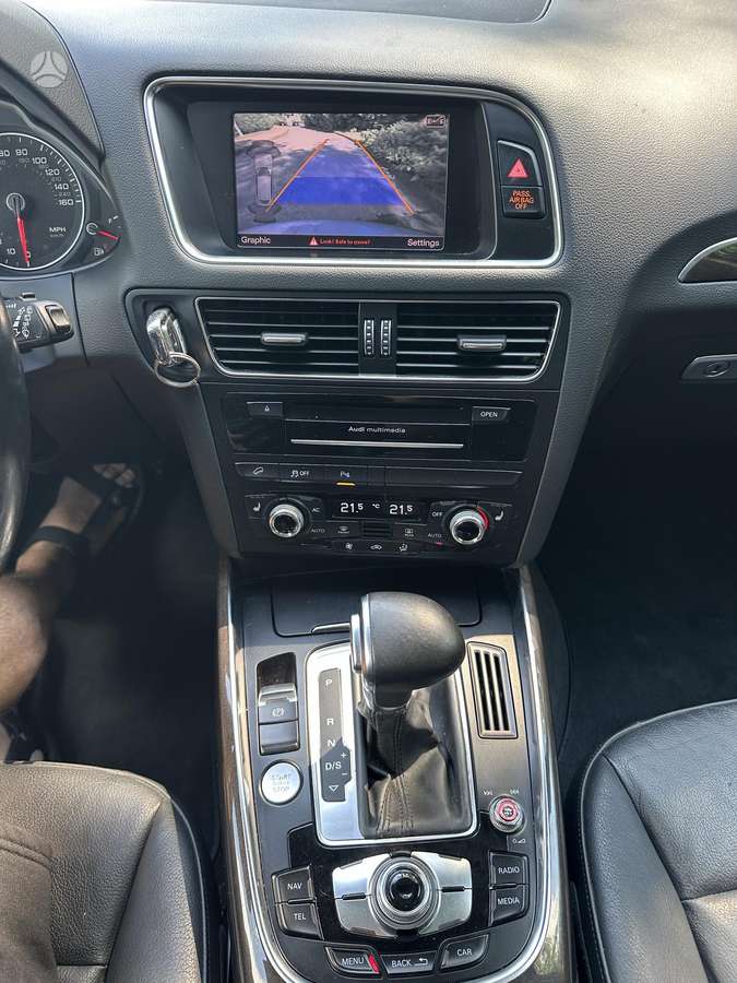 Audi Q5, 2.0 l., off-road / crossover