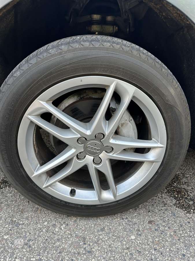 Audi Q5, 2.0 l., off-road / crossover