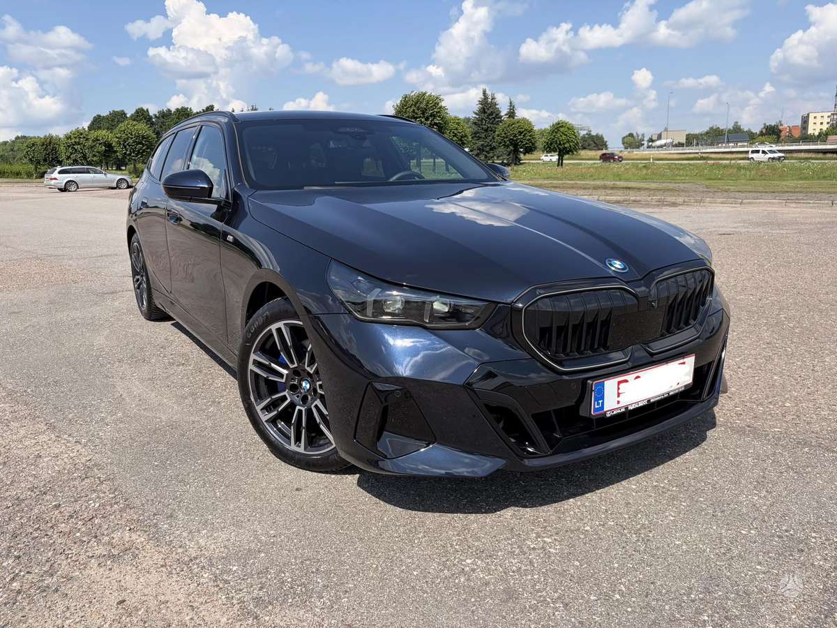 BMW 520, universalas