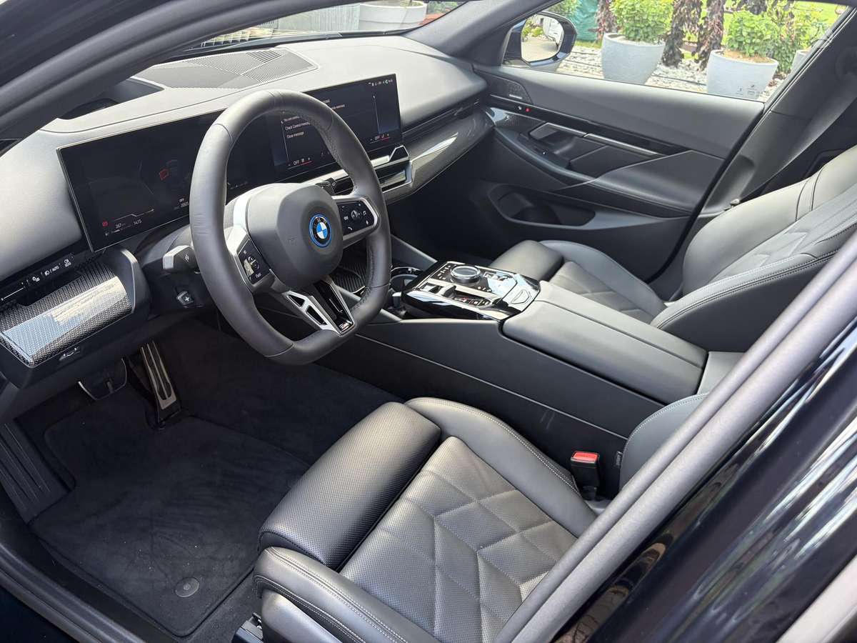 BMW 520, universalas