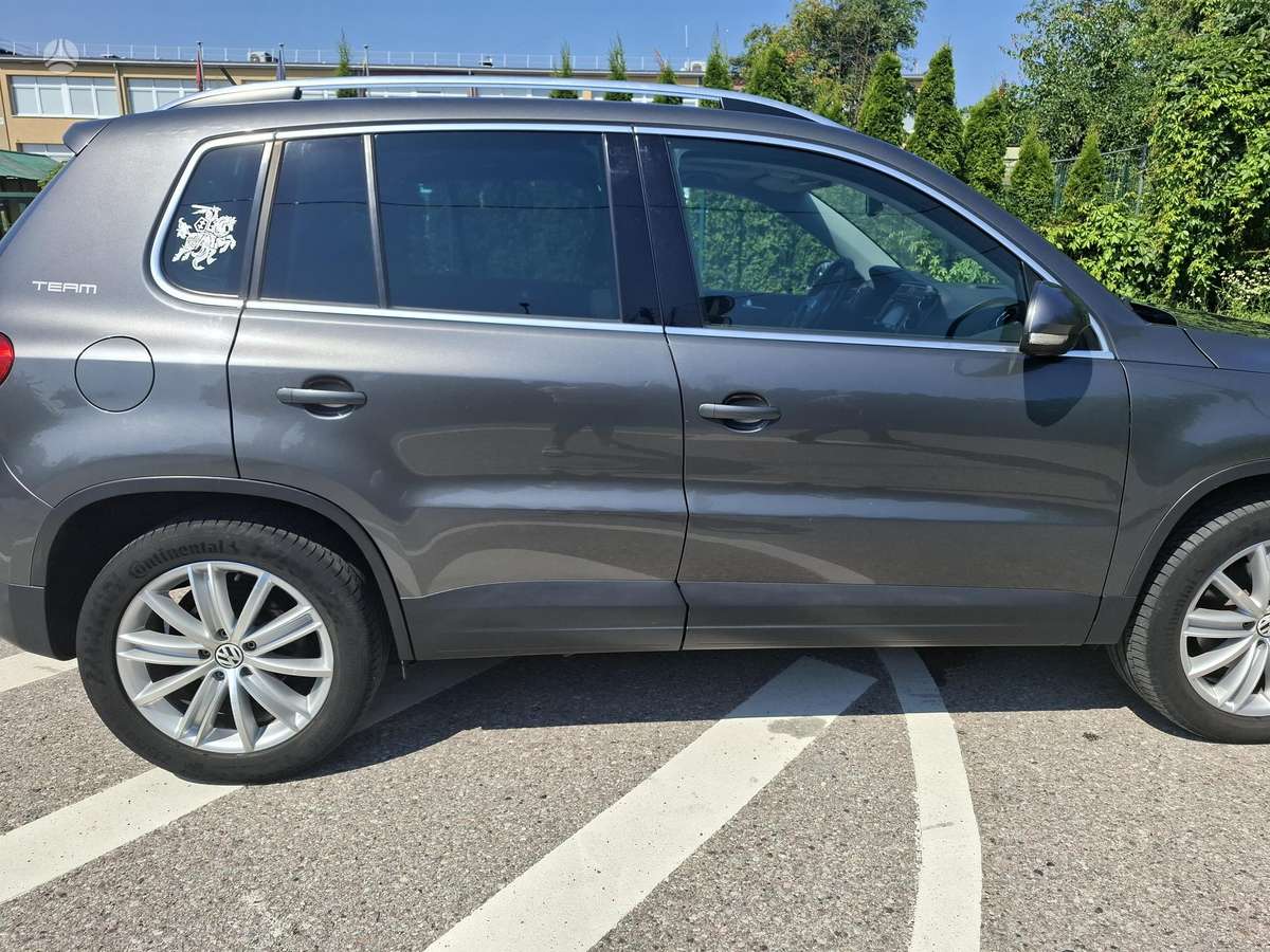 Volkswagen Tiguan - 2