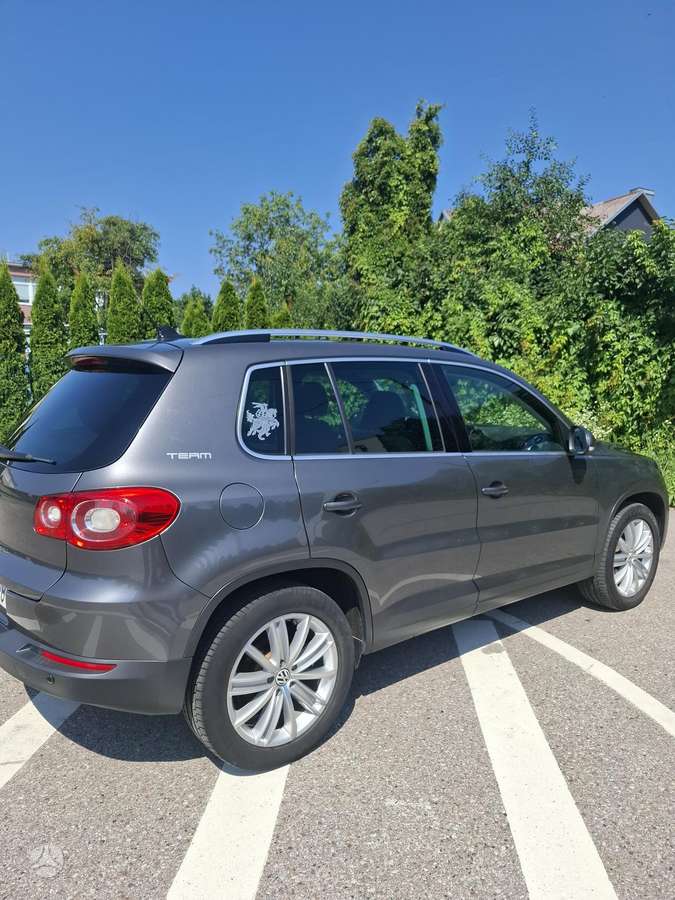 Volkswagen Tiguan - 5