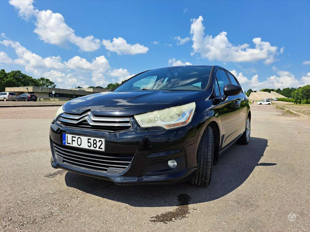 Citroen C4, 1.6 l., hatchback