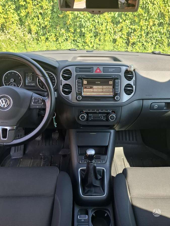Volkswagen Tiguan - 12