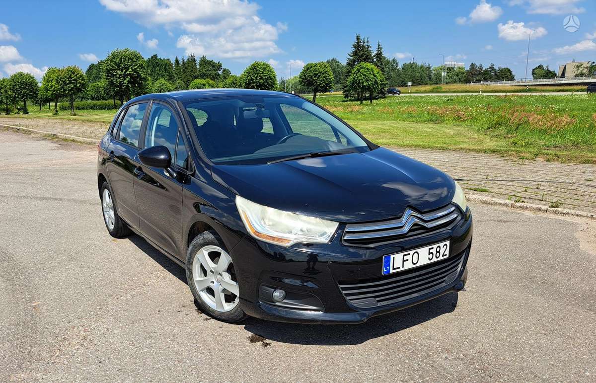 Citroen C4, 1.6 l., hatchback