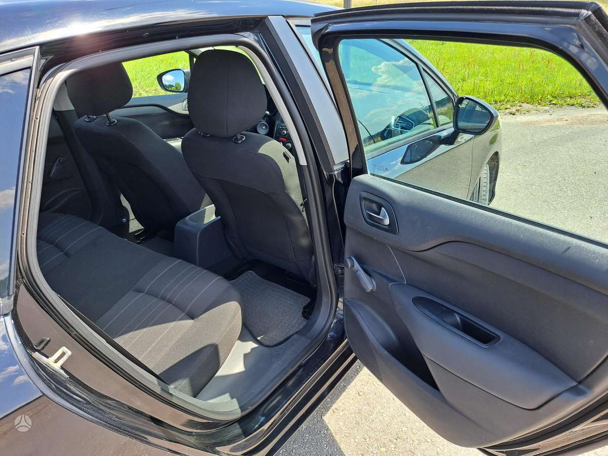 Citroen C4, 1.6 l., hatchback