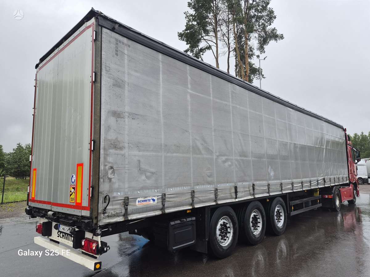 Schmitz SCS 24, užuolaidinės / tentinės