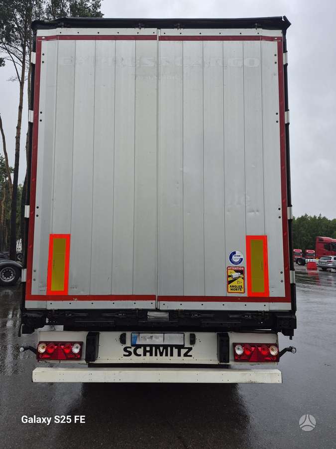 Schmitz SCS 24, užuolaidinės / tentinės