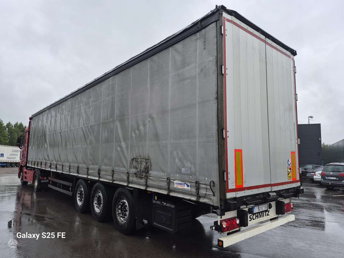 Schmitz SCS 24, užuolaidinės / tentinės