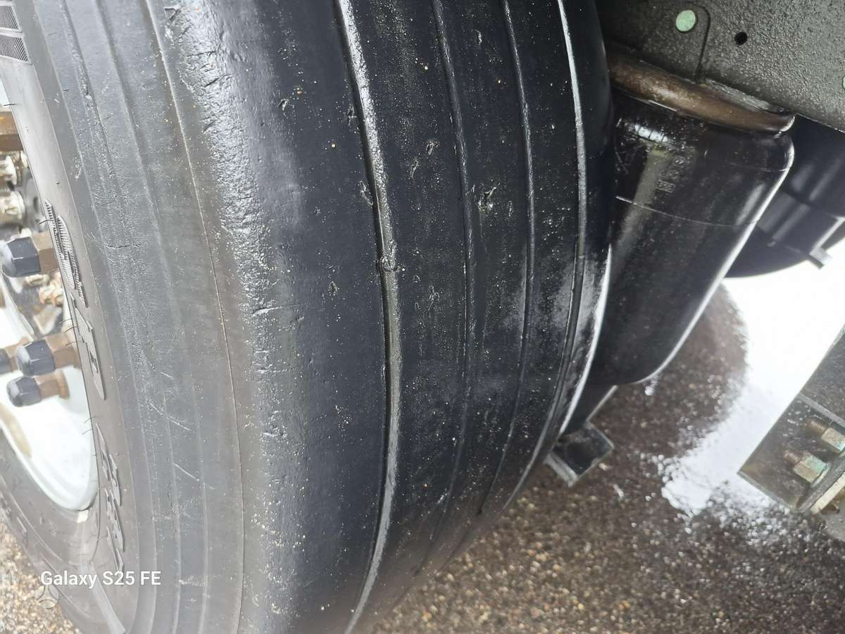 Schmitz SCS 24, užuolaidinės / tentinės