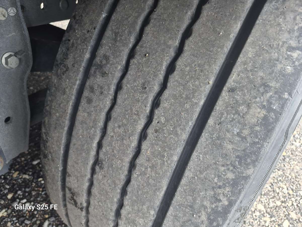 Schmitz SCS 24, užuolaidinės / tentinės
