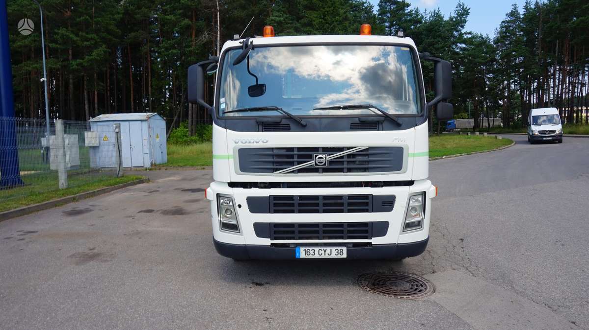 Volvo FH360, flatbeds