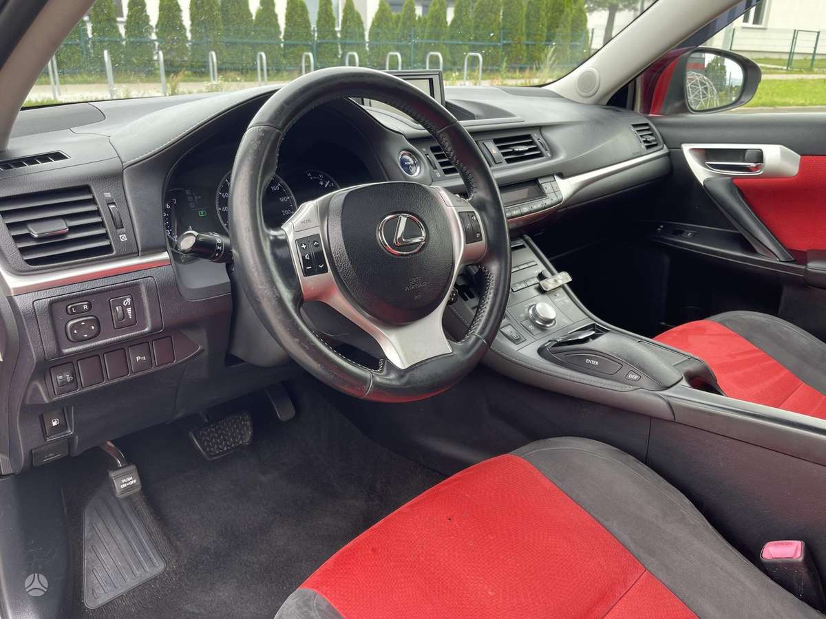 Lexus CT 200h, 1.8 l., hatchback