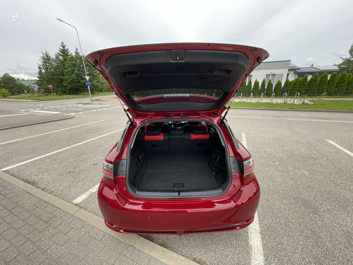 Lexus CT 200h, 1.8 l., hatchback